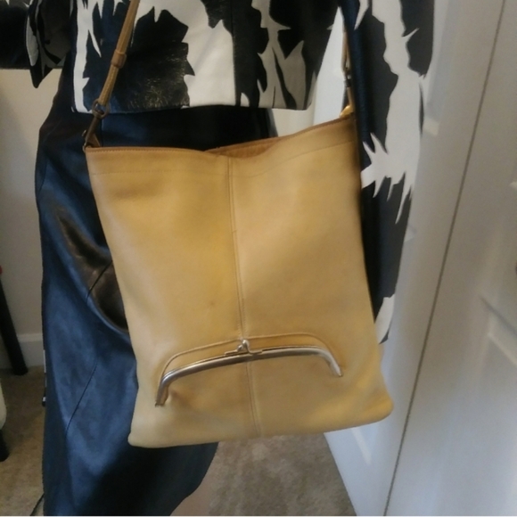 @lorac2015 COME SEE MANY STYLES IN MY CLOSET VINTAGE COACH BAG - Picture 11 of 16